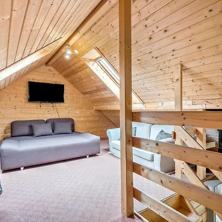 Three-bedroom In Semesterbostad